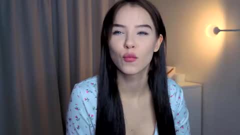 Lily online show from December 21, 2:01 pm