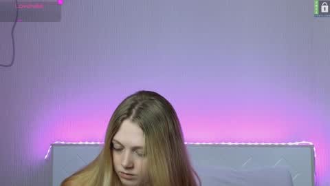 Snapshot of small_blondee chatting on February 4, 8:28 pm Emily online show from February 4, 8:28 pm