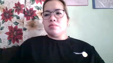 Snapshot of small_boobs59 chatting on October 28, 12:00 am Lovewella online show from October 28, 12:00 am