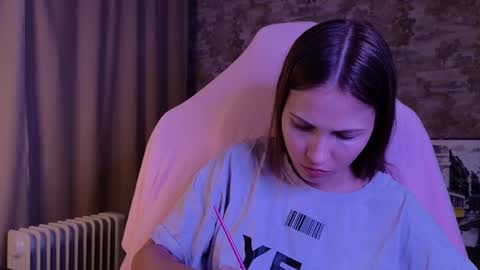 Emma online show from March 4, 10:51 pm