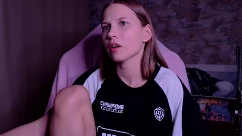 Emma online show from July 22, 11:29 pm