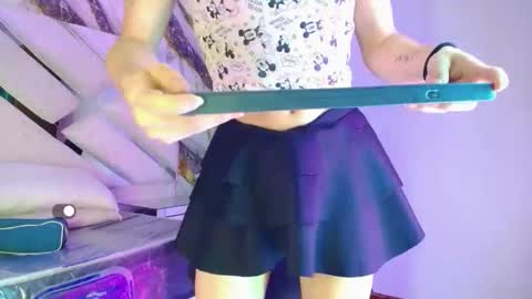 Small Hot19 online show from April 18, 2:08 pm