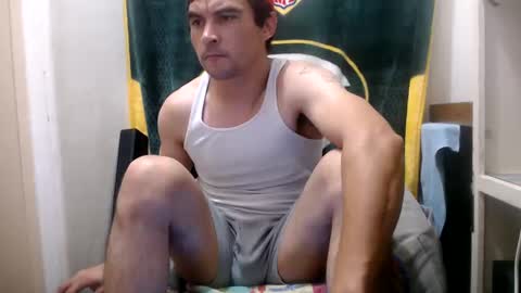 Snapshot of small_wood21 chatting on March 10, 10:18 am small wood21 online show from March 10, 10:18 am