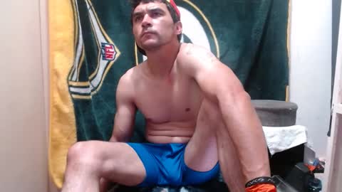 Snapshot of small_wood21 chatting on September 12, 9:22 am small wood21 online show from September 12, 9:22 am