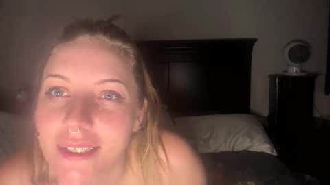 smallclitbitch333 online show from April 2, 8:10 am