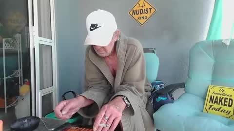 Daddy online show from March 4, 1:17 pm