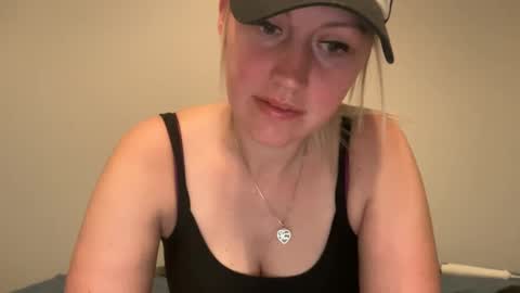 smexxii93 online show from December 8, 4:33 am