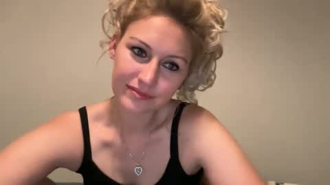 smexxii93 online show from December 4, 4:15 am