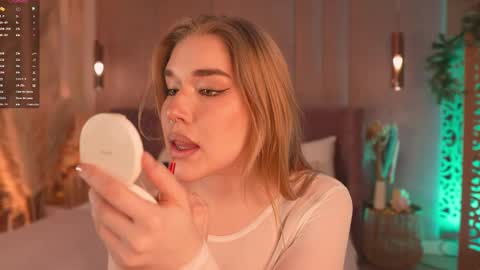 Mia online show from March 1, 5:44 am