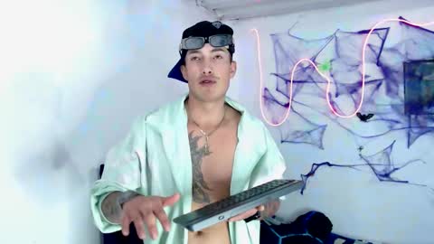 smithoooohy online show from October 29, 2:13 am