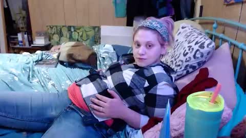 DIAN dee-ann online show from January 25, 3:40 am