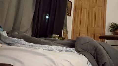 smoothmove1215 online show from February 3, 8:07 am