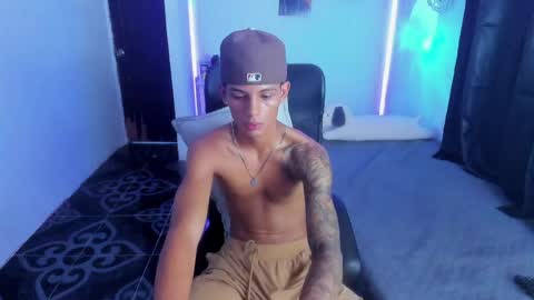 snak_master1 online show from May 13, 9:13 pm