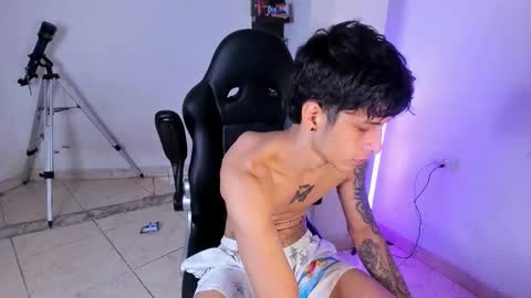 snakebutterfly online show from January 9, 6:19 am