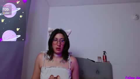 Snapshot of snow_baall chatting on February 16, 12:54 pm IG OF red moonn online show from February 16, 12:54 pm