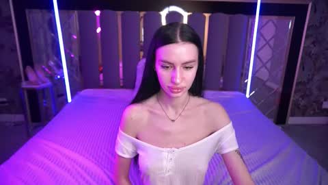 snow_whiteeex online show from March 3, 7:26 am