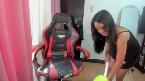 SnowClairee online show from May 12, 6:11 am