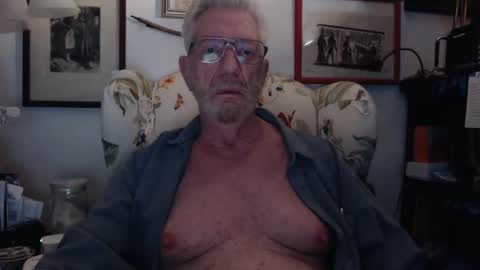 ImYourBitch online show from January 15, 6:22 am