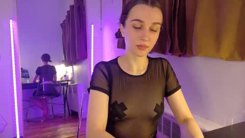 Babygirl Ivy online show from November 13, 12:24 am