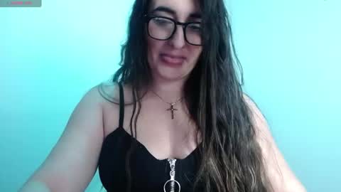 Soffi Betacur online show from July 13, 9:29 pm