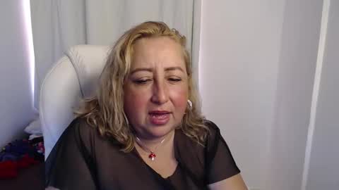 Snapshot of soffi_hott chatting on October 17, 5:06 pm soffi_hott online show from October 17, 5:06 pm
