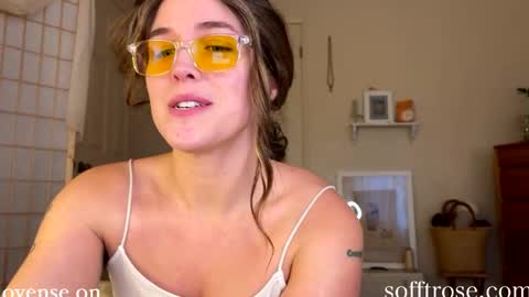 Snapshot of sofftrose chatting on January 5, 12:09 am Julia    online show from January 5, 12:09 am