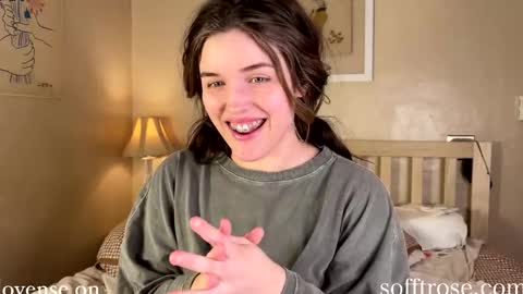 Snapshot of sofftrose chatting on February 6, 1:16 am Julia    online show from February 6, 1:16 am