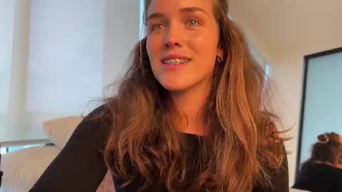 Snapshot of sofftrose chatting on October 4, 10:40 pm Julia    online show from October 4, 10:40 pm