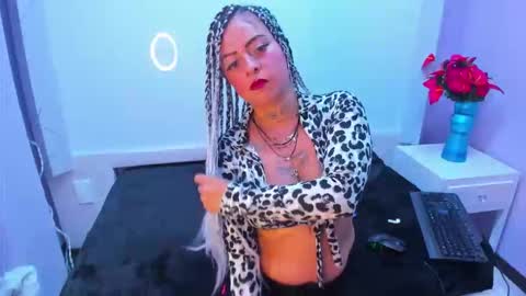 Soffy online show from October 20, 6:46 pm