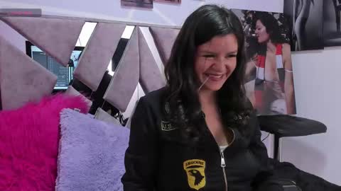 Snapshot of sofi_noa chatting on February 17, 9:00 pm Sofi Noa online show from February 17, 9:00 pm