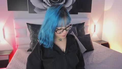 sofi_sp online show from December 3, 11:55 am