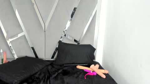 SOFIA online show from February 10, 1:24 am