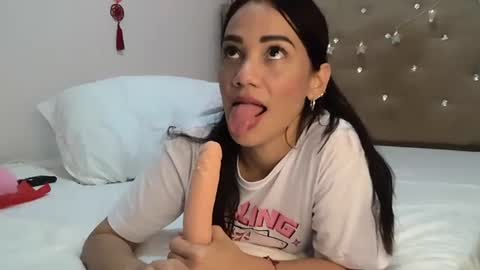 sofia8428 online show from October 9, 1:38 pm