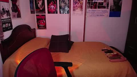 Sofi online show from December 5, 8:28 pm