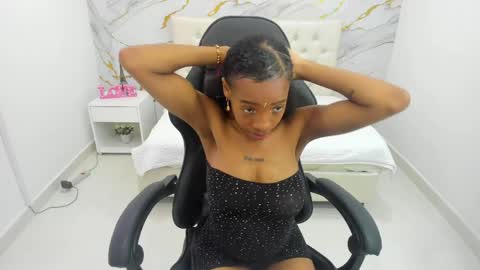 sofia_echeverri online show from May 2, 11:49 am