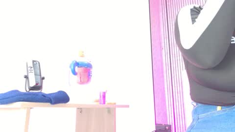 Sofia online show from February 19, 3:05 am