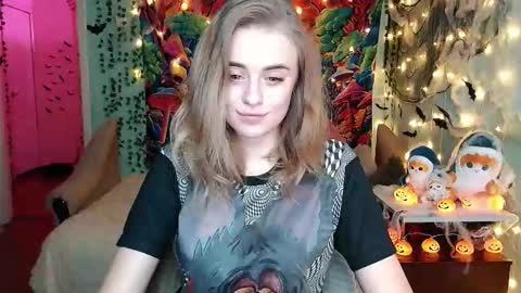 sofia_rosemary online show from November 1, 6:29 pm