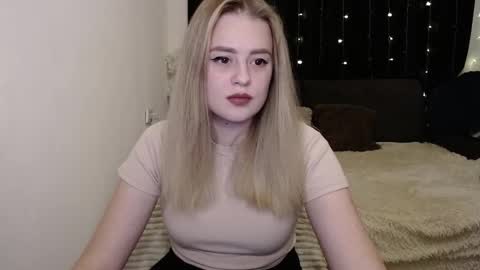 sofia_rosemary online show from December 10, 9:44 am