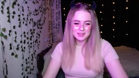 sofia_rosemary online show from March 11, 3:02 pm