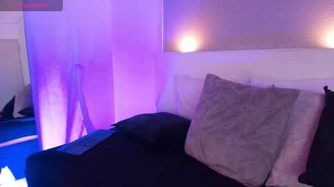 Sofa online show from November 13, 9:06 pm