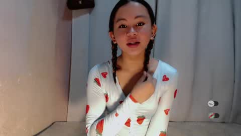 sofia_sweetheart18 online show from July 24, 11:29 am