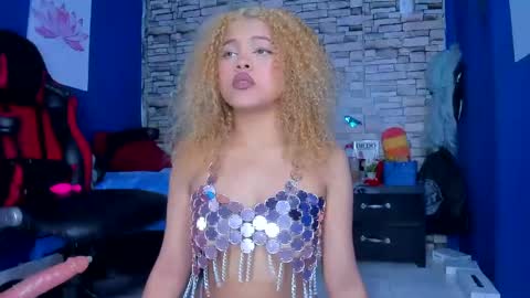 Snapshot of sofiacastillo01 chatting on February 23, 5:18 pm sofiacastillo01 online show from February 23, 5:18 pm