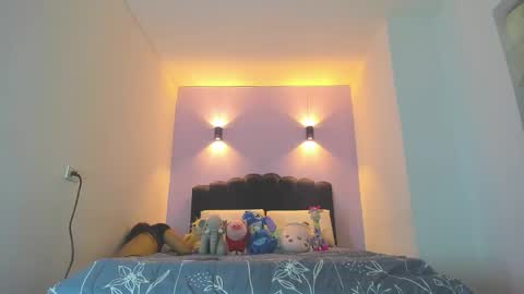 Sofia online show from December 17, 2:51 am