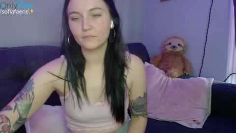 sofiafaerie online show from December 13, 7:32 pm