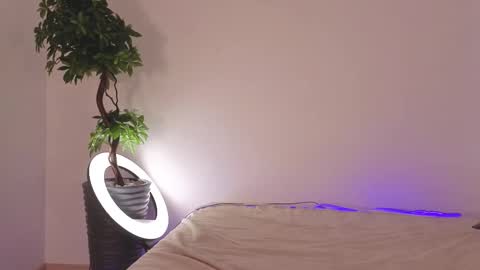 Hi my name is Sofia Im 22 years old. I love making new acquaintances and pleasing my viewers online show from October 24, 11:00 am