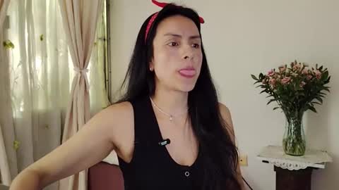 Sofi Bella online show from February 7, 9:07 pm