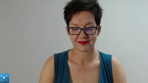 Snapshot of sofie_velvet chatting on September 14, 5:43 am Sofie Velvet online show from September 14, 5:43 am