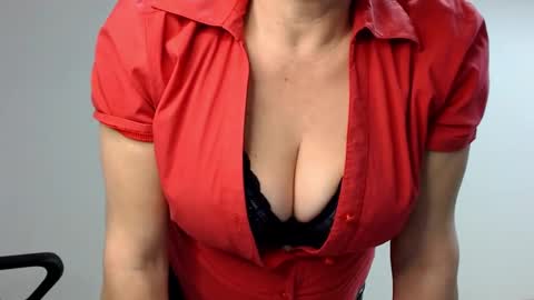 Snapshot of sofie_velvet chatting on January 14, 8:48 pm Sofie Velvet online show from January 14, 8:48 pm