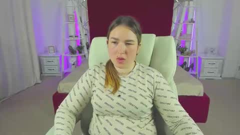 sofii_darling online show from March 20, 11:43 pm