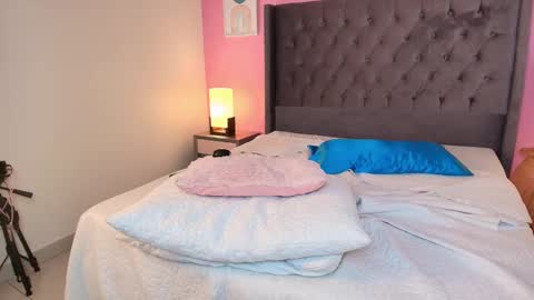 sofileon_ online show from March 7, 12:48 am